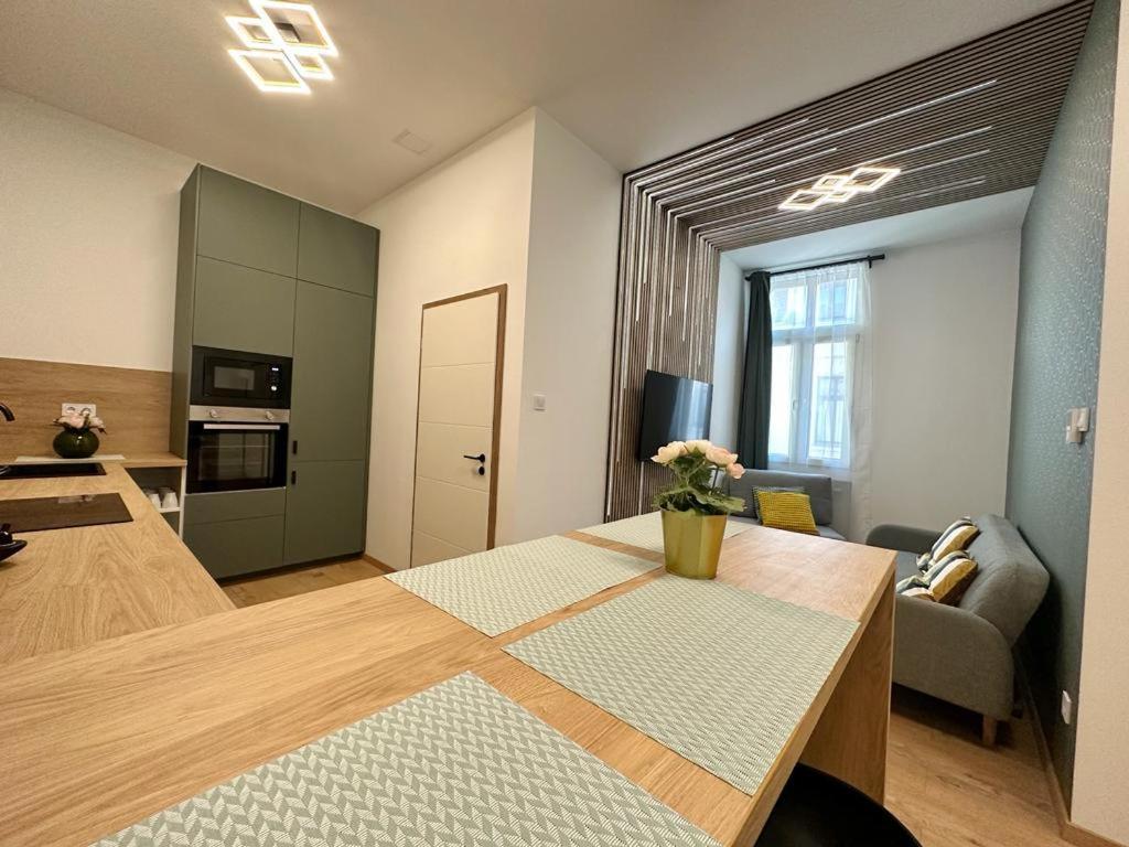 Apartment At Gozsdu Courtyard #Partyzone #Downtown #Freeparking Budapest Exterior foto