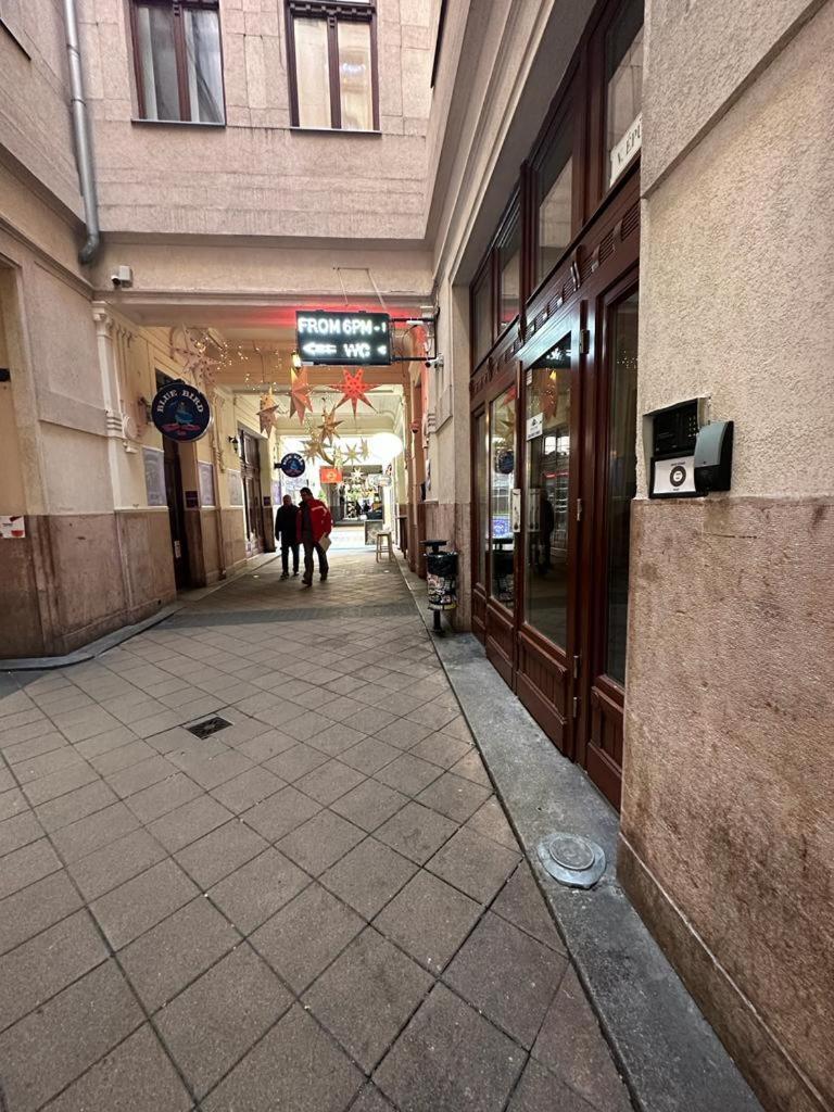 Apartment At Gozsdu Courtyard #Partyzone #Downtown #Freeparking Budapest Exterior foto